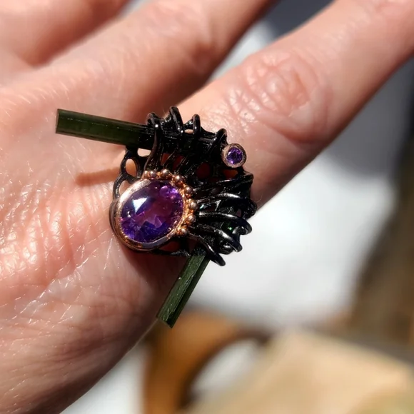 UNIQUE Green Rutilated Tourmaline & Amethyst cocktail 🍸 ring sz 8.5 - Picture 8 of 9